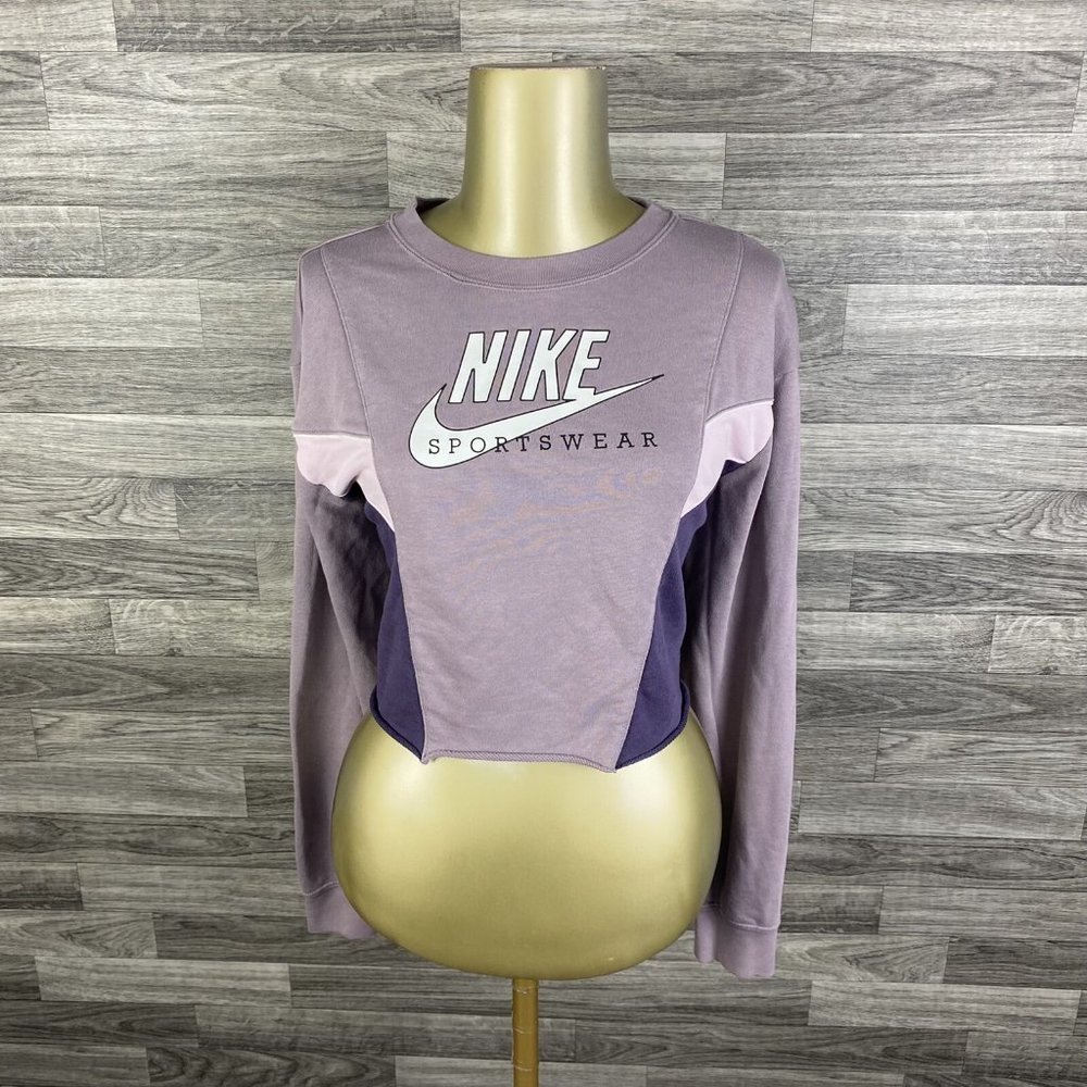 NIKE Graphic Print Crew Neck Purple Cropped Pullover Sweatshirt Women's Size XS